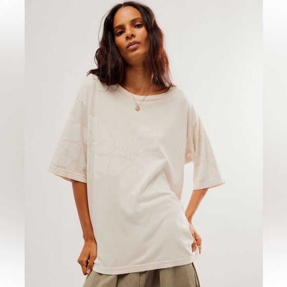 Free People The Bureau Hibiscus Tee - Small, Sandy White Combo, RARE - Picture 1 of 7